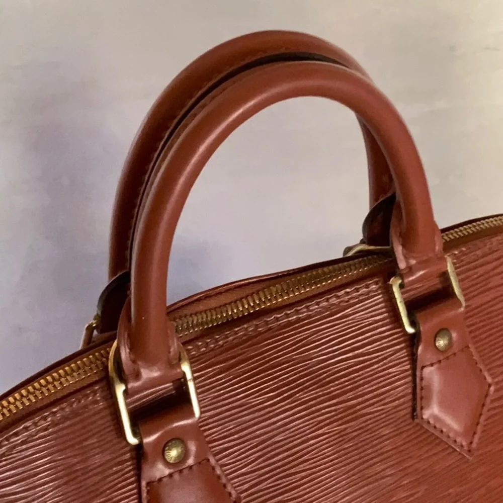 Louis Vuitton Epi Alma PM Cipango🌟 - Picture 5 of 16